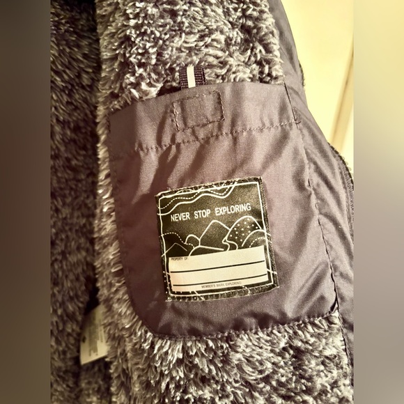 Little Boy’s Sz 2T Black, Gray & Red Members Mark Fleece Lined Cozy Puffer Coat - Picture 7 of 14